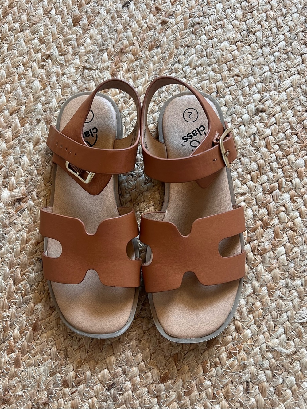 Art Class Classic Brown Kids Sandals - great condition only worn twice